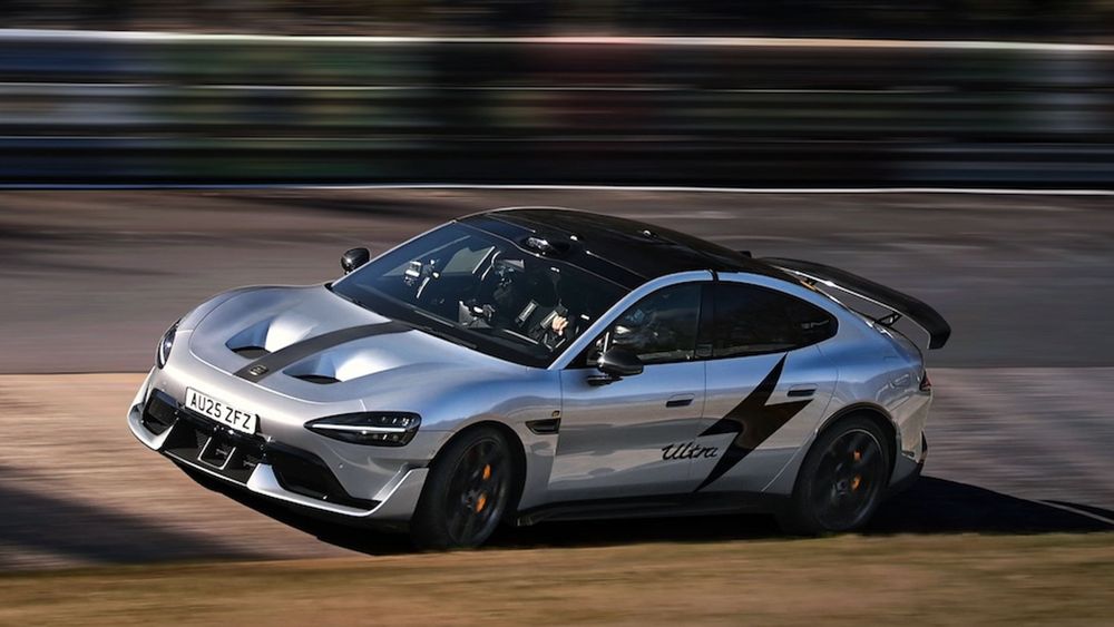 The production version of the Xiaomi SU7 Ultra set a slightly slower time than its stripped-down prototype version, but still...