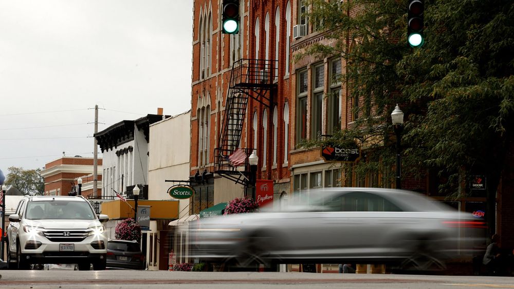 There are numerous everyday traffic scenarios that could be made safer by cars with front-facing braking indicators.